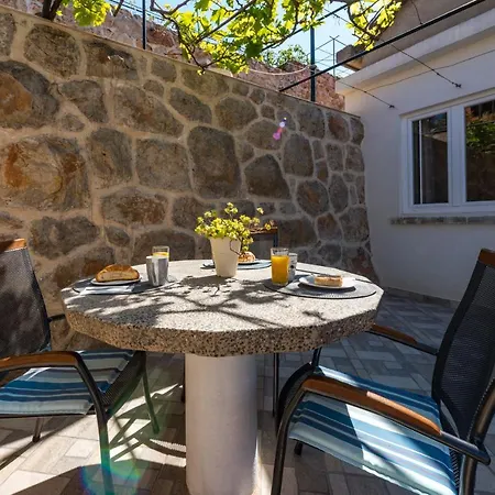 Apartament Ruzica *